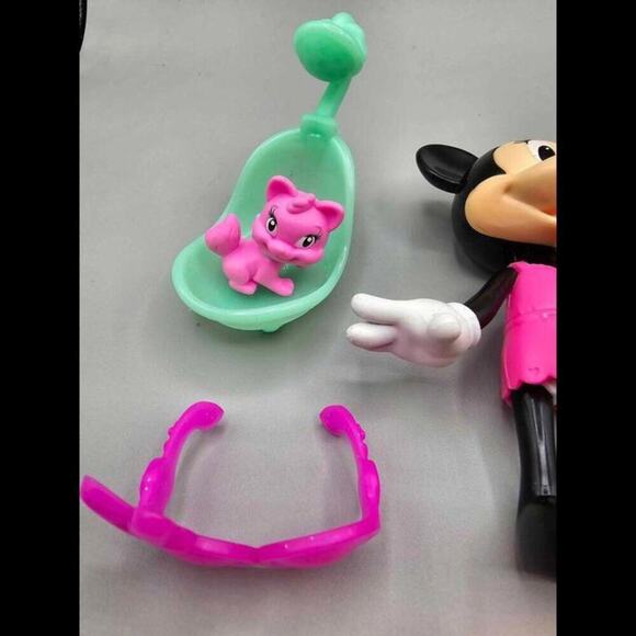Disney Minnie Mouse Fashion Doll 5" &  Clip on Accessories - Picture 5 of 8